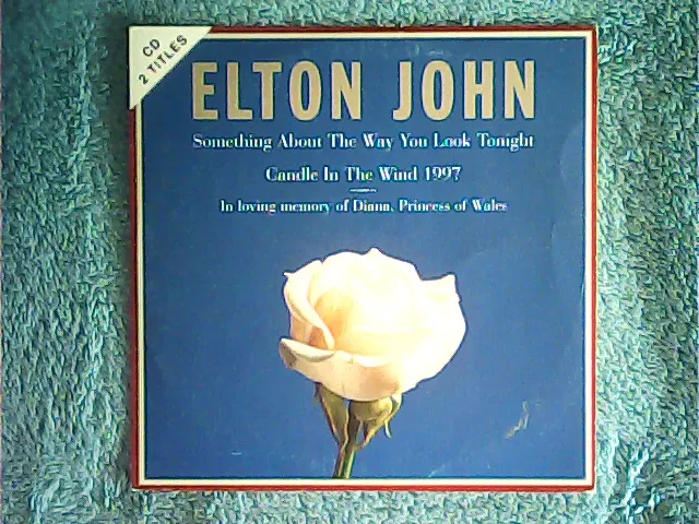 [MC-008907] Elton John - Something About The Way You Like Tonight & Candle In The Wind