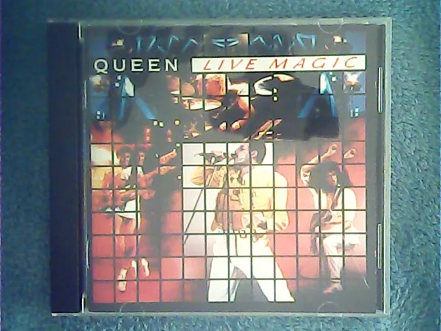 [MC-009122] Queen - Live Magic