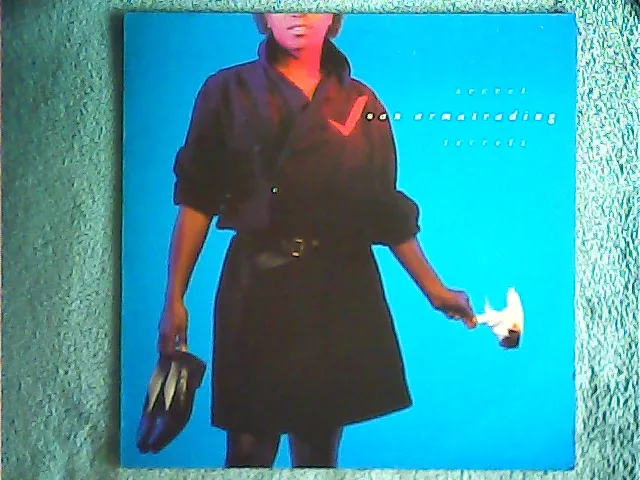 [MV-009667] Joan Armatrading - Secret Secrets