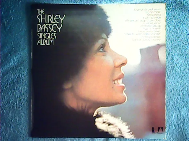 [MV-010018] Shirley Bassey - Singles Album